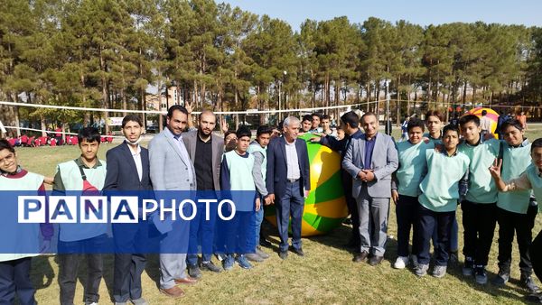 بازدید مدیرکل مدیر بحران استانداری اصفهان از اردوهای طرح تمشک استان اصفهان