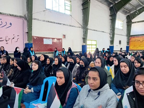 گردهمایی دختران نسل سلیمانی در دبیرستان فاطمه الزهرا(س) 