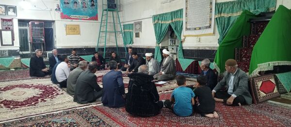 نشست مسئولان و هیات امنای مسجد صاحب الزمان (عج) روستای گزکوه 