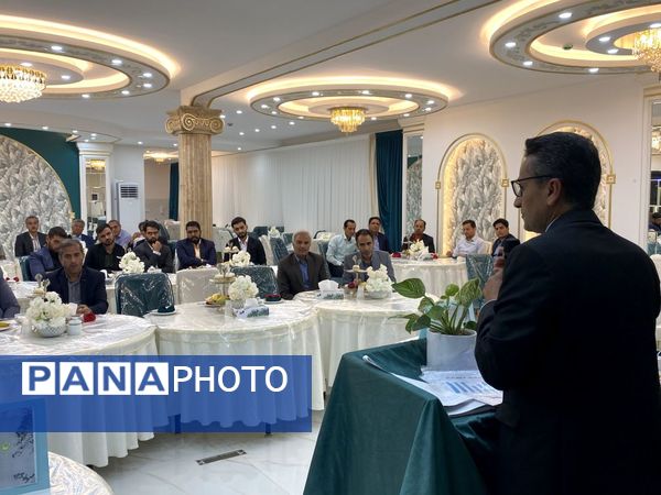 برگزاری شورای دبیران در مدارس شهرستان خلیل آباد 