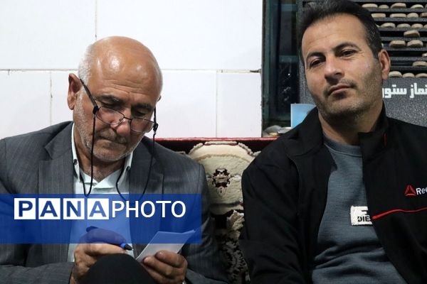 برگزاری باشکوه هشتمین محفل ویژه قرآنی «رواق» با محوریت ترویج جلسات خانگی قرآن کریم در شهرستان فلارد