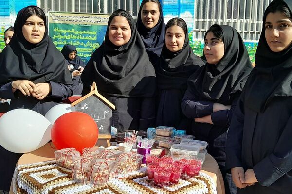 جشنواره انار در دبیرستان حجاب ورامین 