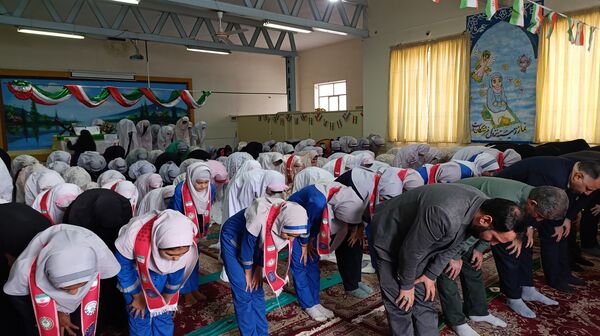 نماز مهمترین اولویت در مسائل تربیتی مدرسه