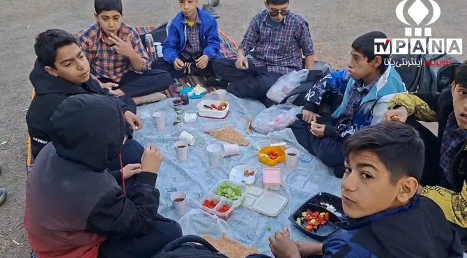 روایت خبرنگار پانا از دورهمی شاد دانش آموزان دبیرستان شهید صدر کهک