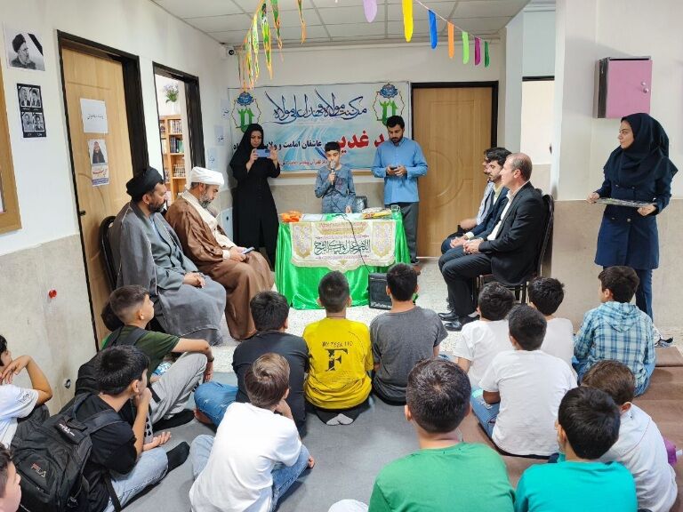جشن عید غدیر وتقدیر از دانش آموزان توسط کانون فرهنگی هنری شهید مطهری شهر آشخانه