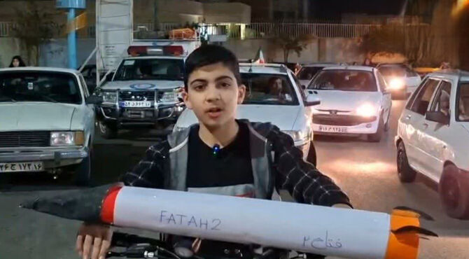 هراس آمریکا و رژیم صهیونیستی از حضور پرشور مردم ایران در میدان نبرد 