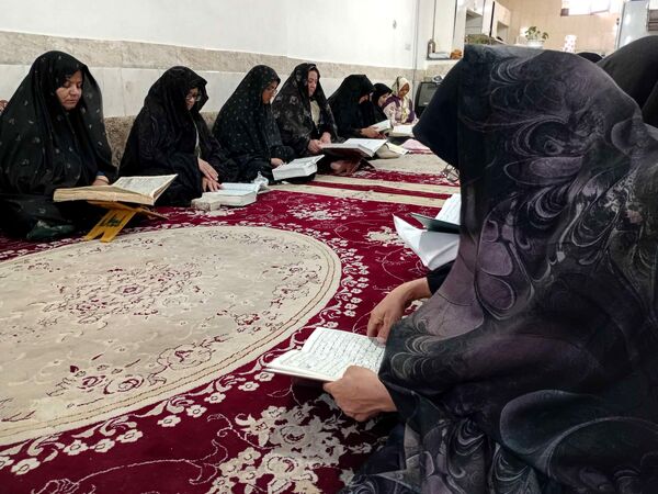 جلسات قرائت قرآن در ایام محرم در خلیل آباد