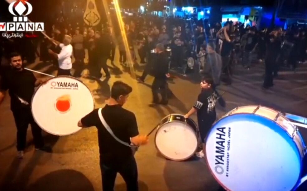 زنجیرزنان روستاهای کردکوی در میدان انقلاب، هم‌آوایی عاشقان حسین (ع)