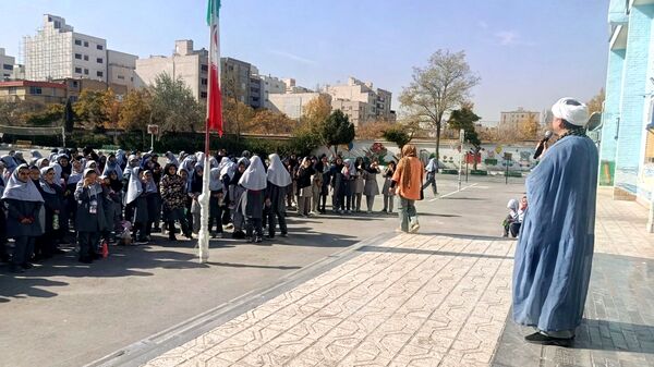 جشن میلاد حضرت زینب (س) و روز پرستار در دبستان پنجم مهر