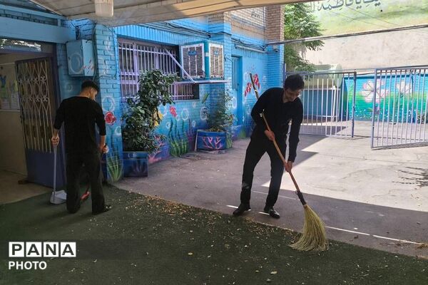 آمادگی دبستان شهید قلنبر ناحیه دو شهرری برای پذیرایی از زائران امام شهید