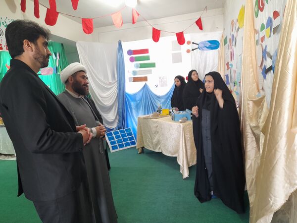 افتتاح نمایشگاه مدرسه انقلاب دبیرستان آسیه پیش قلعه 