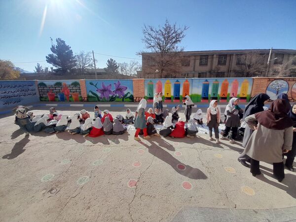 پویش کشوری پرسش مهر ریاست جمهوری، در دبستان حضرت آسیه