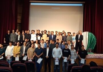 آیین تجلیل از دانش آموزان برگزیده هنرستان نمونه دولتی شهید رجایی قم