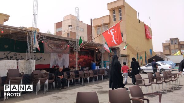 نسیم عشق در قم؛ میزبانی موکب ها از پیروان انقلاب