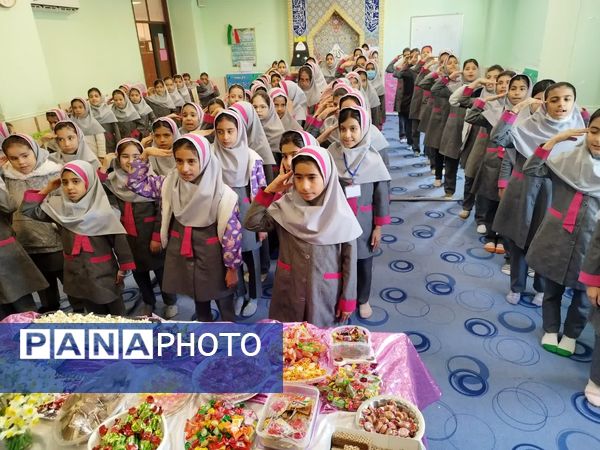 جشن میلاد امام خوبی‌ها در دبستان برادران شهید دیده‌ور کازرون