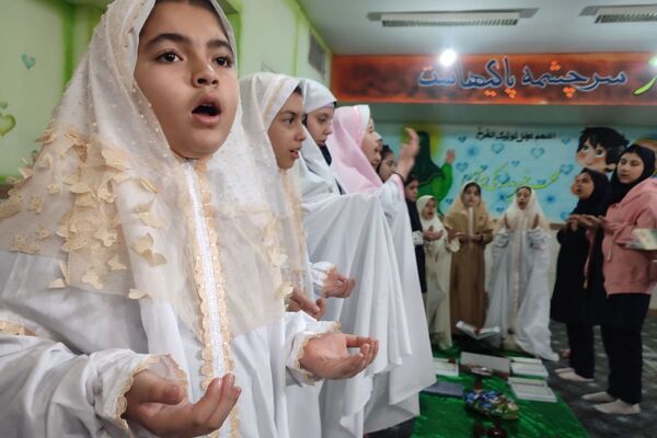 محفل پرفیض انس با قرآن در دبستان مریم بهارستان دو