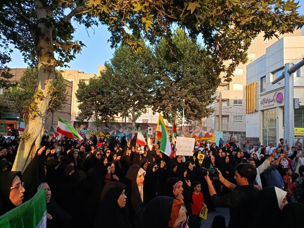 ملت ایران سکوت نخواهد کرد