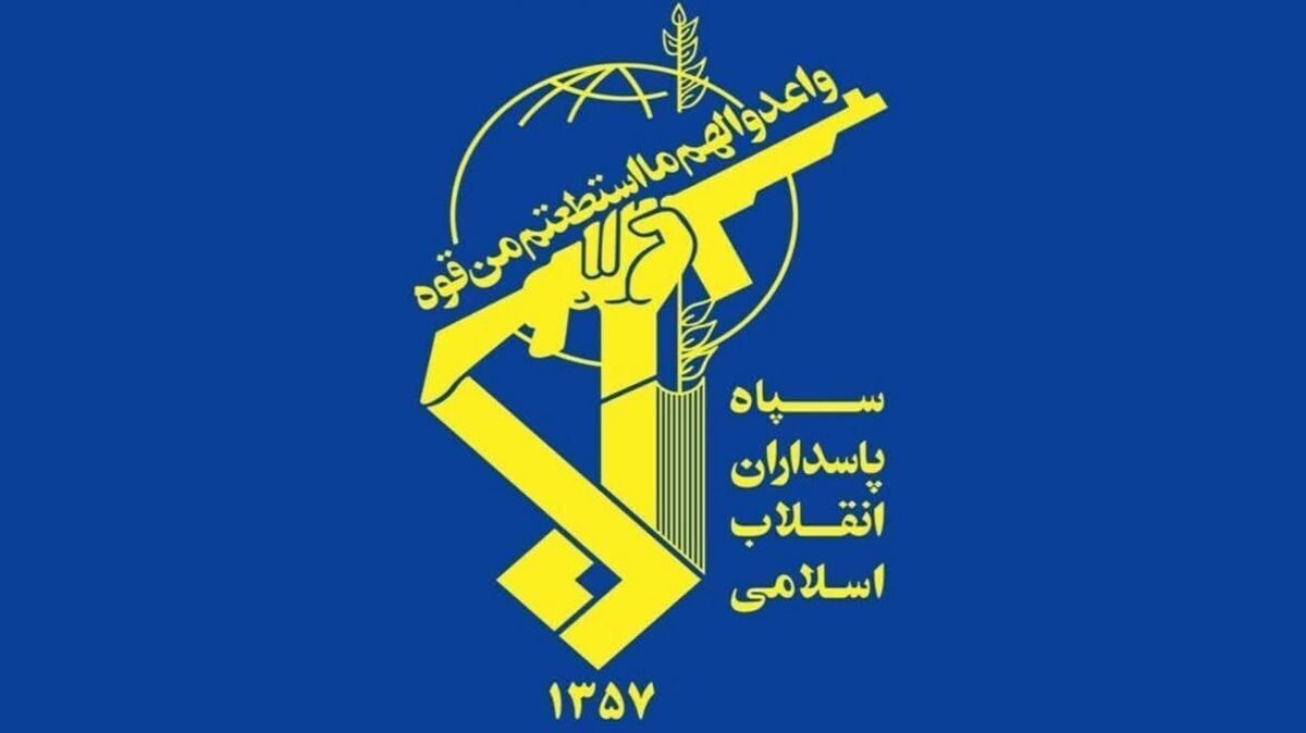 ناو هواپیمابر آبراهام لینکلن ارتش آمریکا با چهار فروند موشک بالستیک مورد حمله قرار گرفت