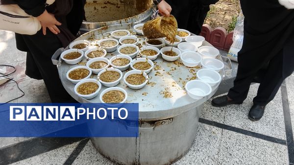 برپایی موکب دانش‌آموزان پیشتاز در منطقه ۱۰ در سالروز شهادت حضرت زهرا (س)