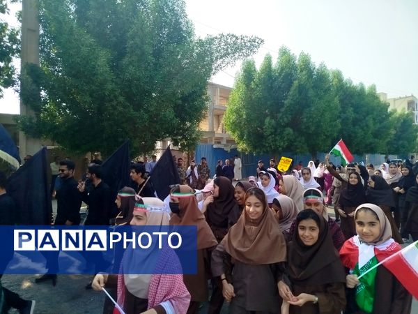 حضور پرشور مردم و دانش‌آموزان بندر لنگه در مراسم ۱۳ آبان