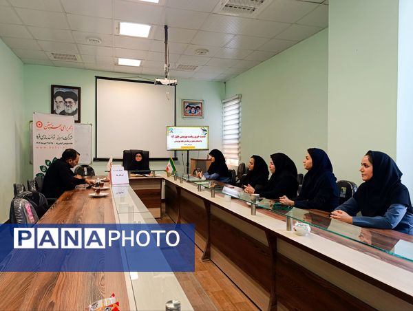 نشست خبری اصحاب رسانه با رییس اداره بهزیستی شهرستان خلیل آباد 