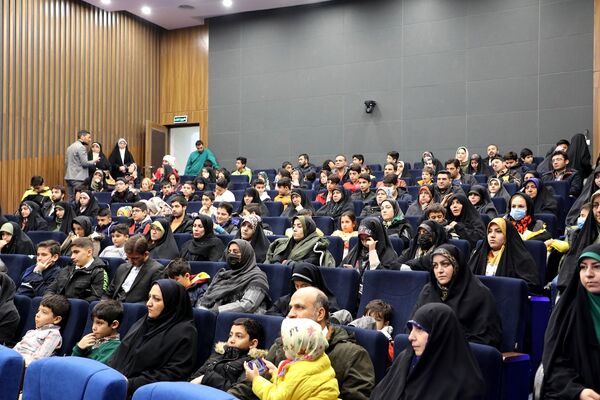 آیین گشایش سالن آمفی‌تئاتر فرهنگسرای گلستان در البرز