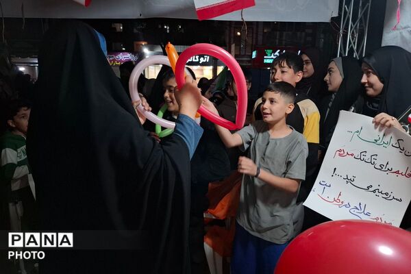 برپایی موکب «مدرسه رهبر شهید» در میدان هفت تیر نسیم‌شهر