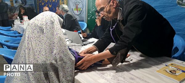 برپایی قرارگاه پزشکی و خدماتی کانون خدمت رضوی در امامزاده حسن کرج 