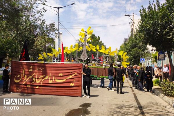 هیئت عزاداران و دسته وران در روز رحلت پیامبر اکرم (ص) و امام حسن مجتبی (ع) در شیروان 
