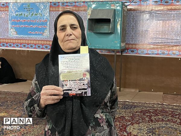 نماز جمعه فارسان؛ تجدید بیعت با ولایت و بصیرت افزایی