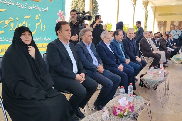 حضور وزیر آموزش‌وپرورش در حافظیه شیراز