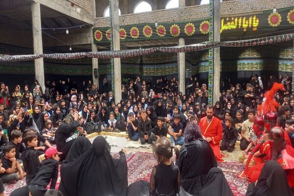 اجتماع بزرگ شیرخوارگان حسینی در شهرستان فاروج 