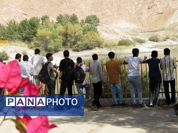 بازدید دانش آموزان پایه دهم دبیرستان شاهد ابوذر غفاری از سد اردوگاه باغرود 
