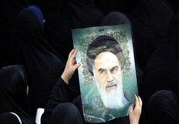  اعتراض تاریخی امام خمینی به کاپیتولاسیون: افشای خیانت و دفاع از استقلال ملت ایران