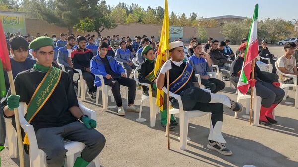 آیین نواختن زنگ استکبار ستیزی و یادواره وطن یار در هنرستان آیت الله خامنه‌ای بجستان