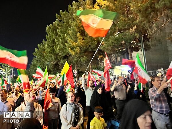 صد و دومین شب از مقاومت مردم کرج در تجمعات مردمی