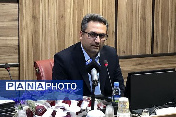 مراسم تقدیر از سفیران مدرسه سازی در اداره کل آموزش و پرورش شهرستانهای استان تهران 