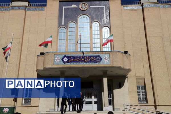 آیین بهره‌برداری از پروژه‌های عمرانی مرکز آموزشی استعدادهای درخشان شهید مدنی تبریز