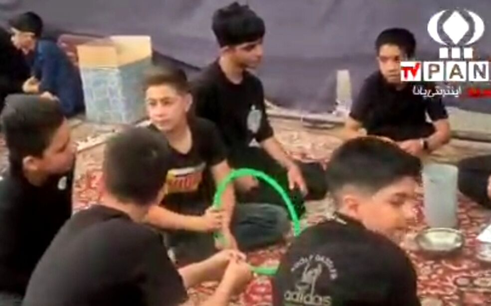 استقبال گرم دانش آموزان از هیئت نوجوانان قاسم بن الحسن علیه‌السلام 