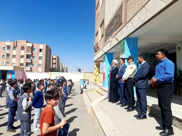 برگزاری مراسم بازگشایی مدارس در دبستان امید پرند و دبیرستان دخترانه شاهد رباط‌کریم