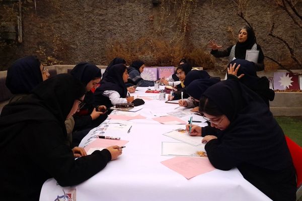 جشنواره انشاء در دبیرستان سلاله ناحیه یک کرج 