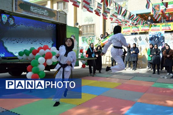 عطر رضوی در جشن نیمه شعبان مدرسه حکمت