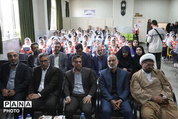 روایت تصویری از جشن عاطفه‌ها در مدرسه موحد زنجان