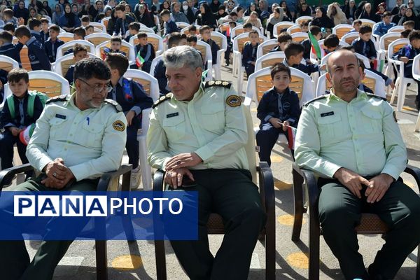برگزاری جشن شکوفه‌های کلاس اولی دربهارستان‌دو