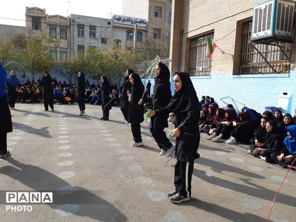 افتتاح المپیاد درون مدرسه ای دبیرستان نبوت  