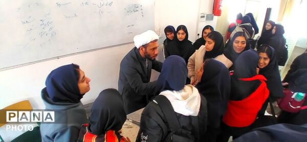 اردوی عملی دفاعی در دبیرستان انقلاب شهرستان ملایر
