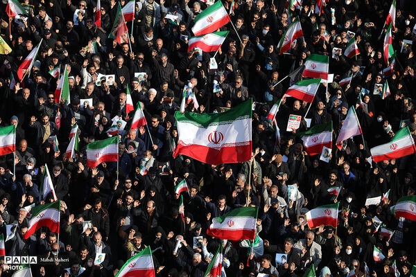 مراسم بیعت با سومین رهبر انقلاب در تهران - 2