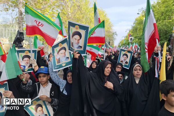 رزمایش بانوان و دختران بسیجی در شیراز