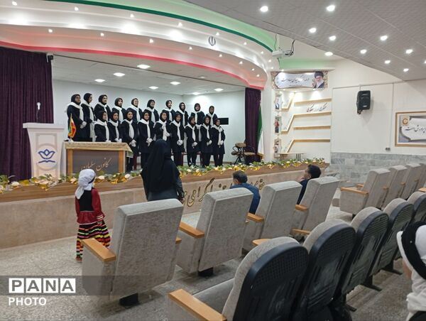 مسابقات سرود و لالایی خوانی در خلیل آباد