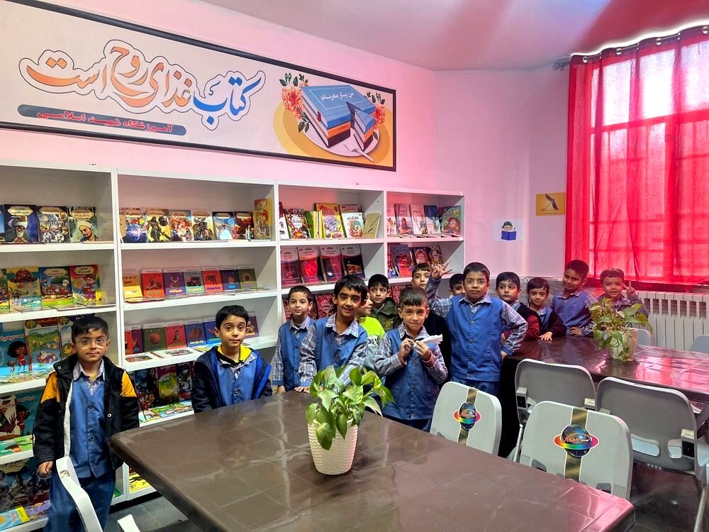 افتتاح کتابخانه در دبستان شهید اسلامی تبادکان 